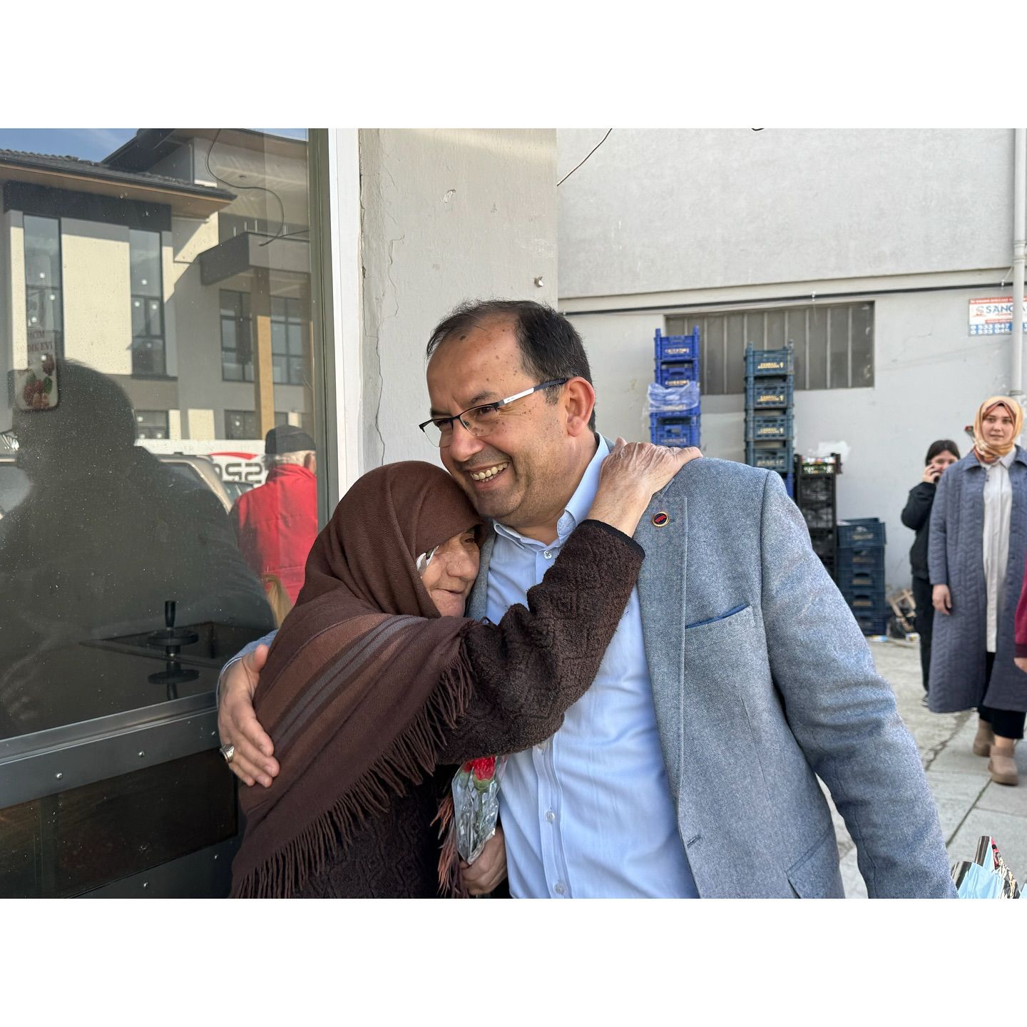 Başkan Coşkun’dan Kadınlara Anlamlı Jest